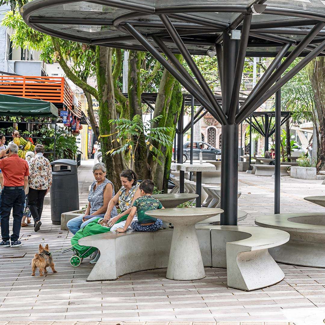 FUNGI | Mobiliario Urbano | Mesas Comedor en Concreto | Konkretus