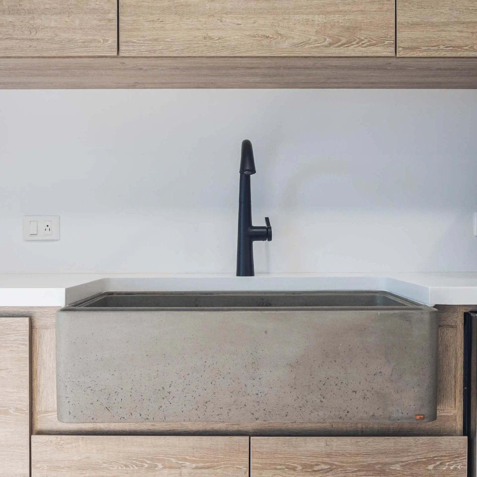 KITCHEN SINK - IGUAZU 01 - Konkretus