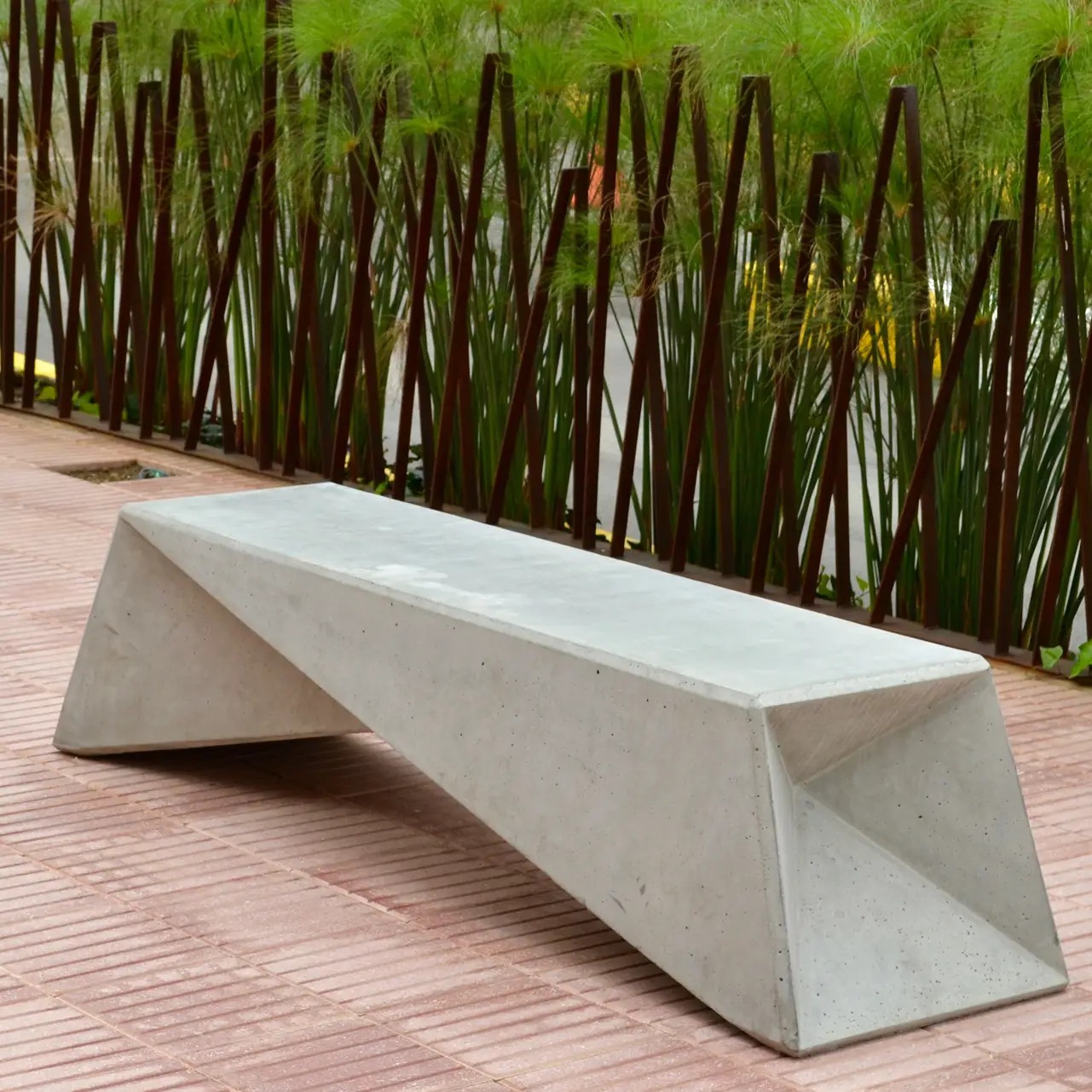 MC BENCH - Konkretus